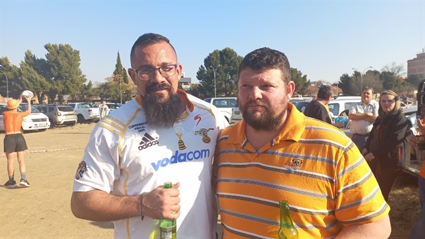 <p>Mike Kiriakos &amp; Billy Ferreira hope the Cheetahs will win. </p><p>Kiriakos is wearing the 2005 Final jersey that Ferreira's mom got for him a couple of years back. </p><p>"I think it was one of the reserves, but I think the Cheetahs will win."</p>
