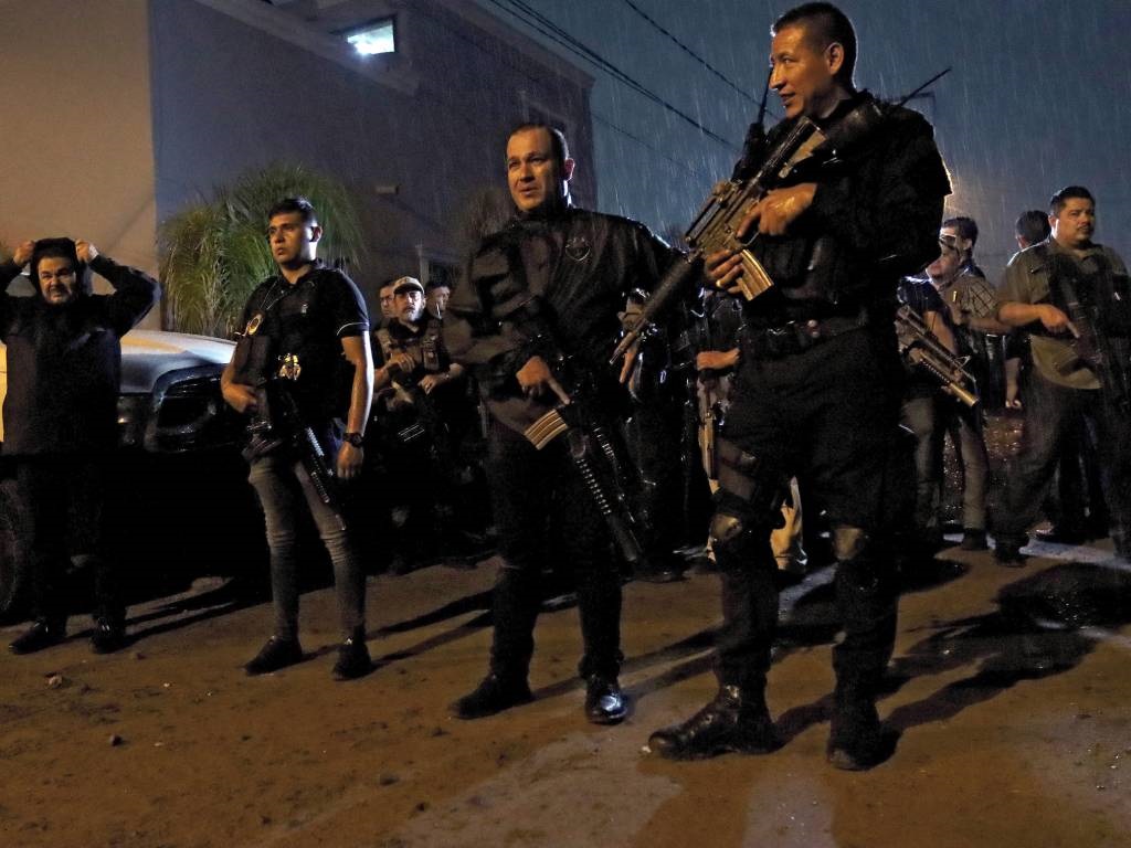 Агенты прокурора Халиско стоят на страже у 