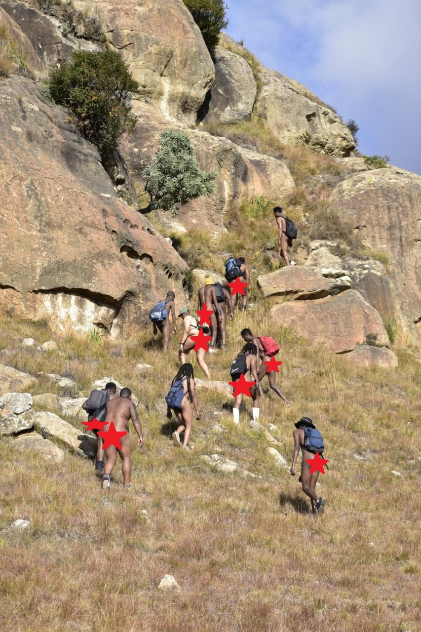 Maponapona hikers 