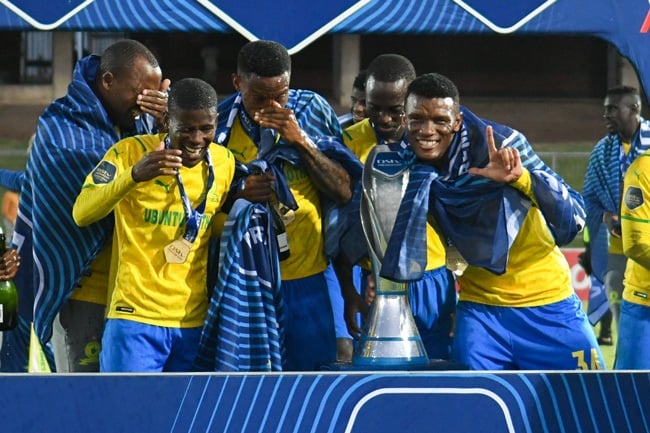 Mamelodi Sundowns players celebrate lifting the DStv Premiership title (Gallo Images)