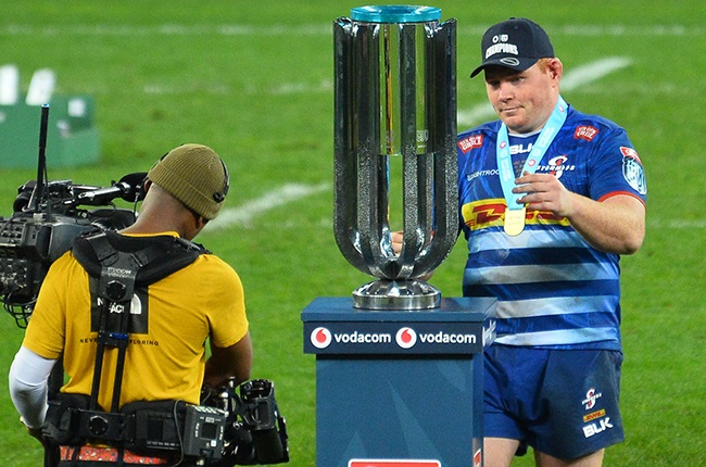 Stormers captain Steven Kitshoff receives the URC trophy. (Photo by Grant Pitcher/Gallo Images)