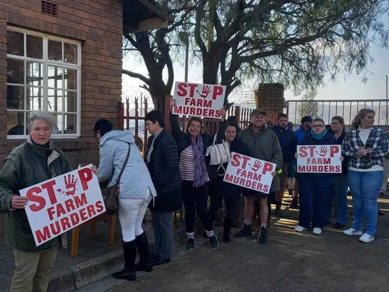 Farmers from Harrismith in the Free State picketing outside Tsheseng Magistrates Court. Photo by Joseph Mokoaledi