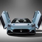 WATCH | Send it like Beckham - Maserati blows the roof off its MC20 supercar