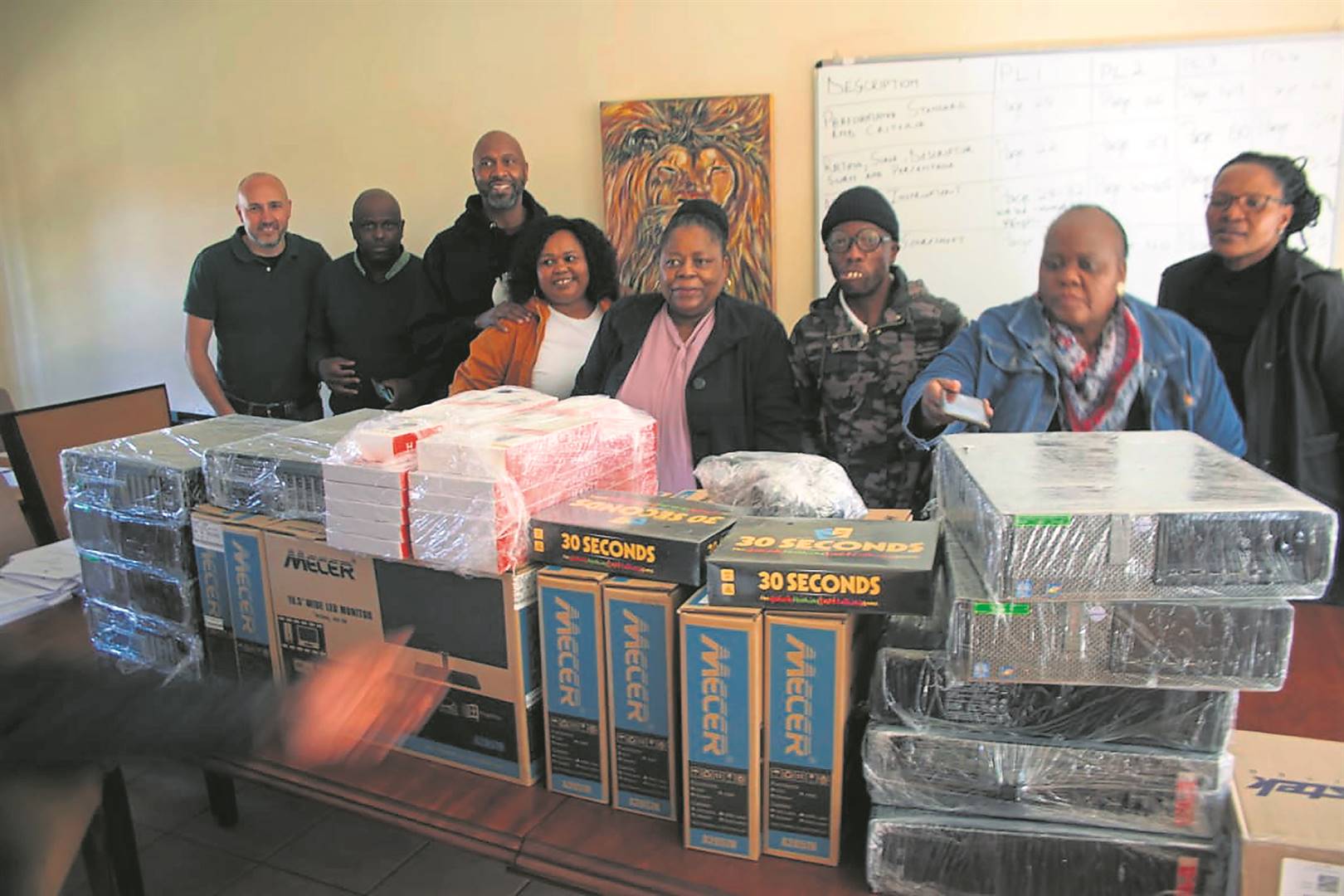 Rhoo blesses kasi kids | Daily Sun