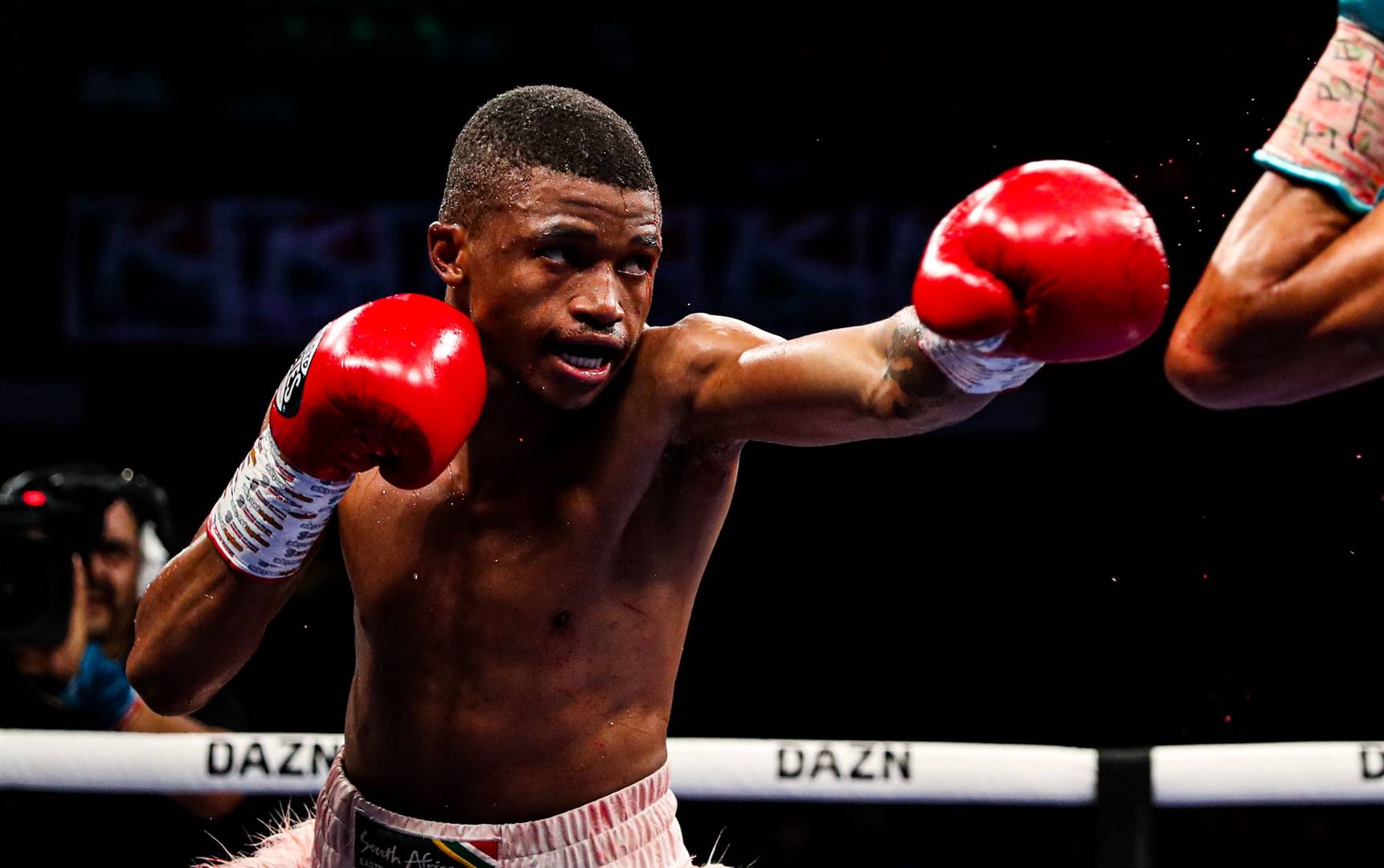 Boxer Sivenathi Nontshinga is ready for his big fight in France. 