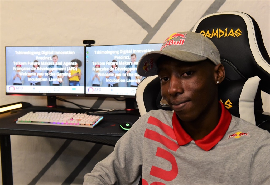 Professional gamer Thabo Moloi inside the gaming incubation hub that will help game developers and support them in developing either their new or existing video games. Photo by Morapedi  Mashashe