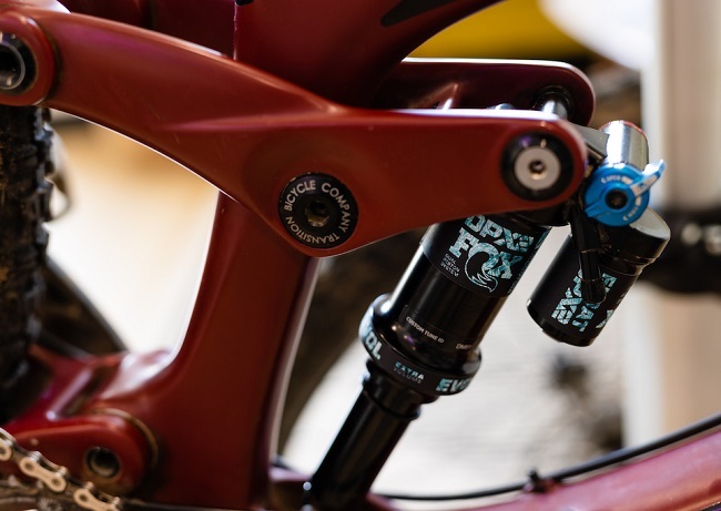 Ground Keeper custom decals, use official brand templates, to add some swag to your bike. (Photo: Ground Keeper) 