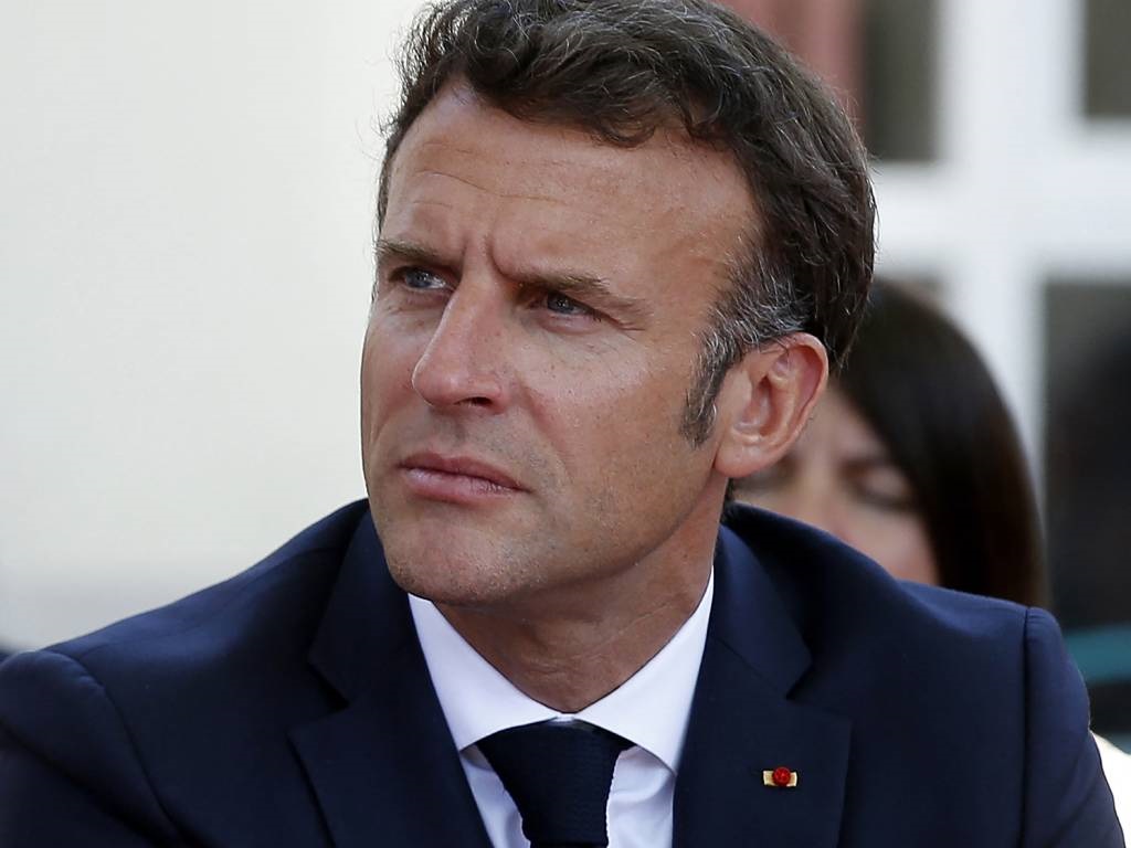 Macron Prancis mengatakan tidak akan menyerah pada protes pensiun