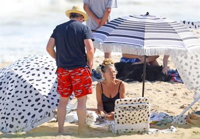 SEE THE PICS: Sarah Jessica Parker bares her beach bod in the same ...