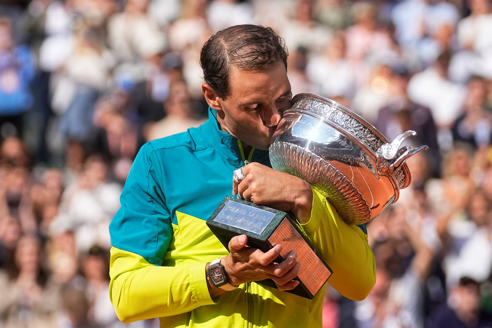 Die Spaanse tennisheld Rafael Nadal nadat hy Sondagmiddag die Franse Ope ’n 14de keer gewen het. Foto: AP