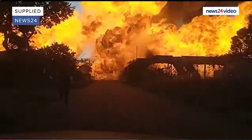 News24.com | BREAKING | Deadly fuel tanker explosion in Boksburg kills 8, scores injured