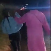 #TRENDING: Mum drags daughter from groove!