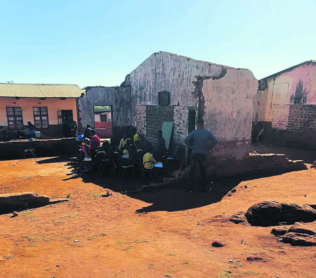 Pupils at Ratjeke Primary School in Limpopo are forced to learn outside as their classrooms are dilapidated.              Photo by Judas Sekwela