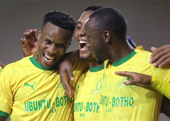 Mighty Mamelodi Sundowns thrash Kaizer Chiefs, secure 7th consecutive PSL title