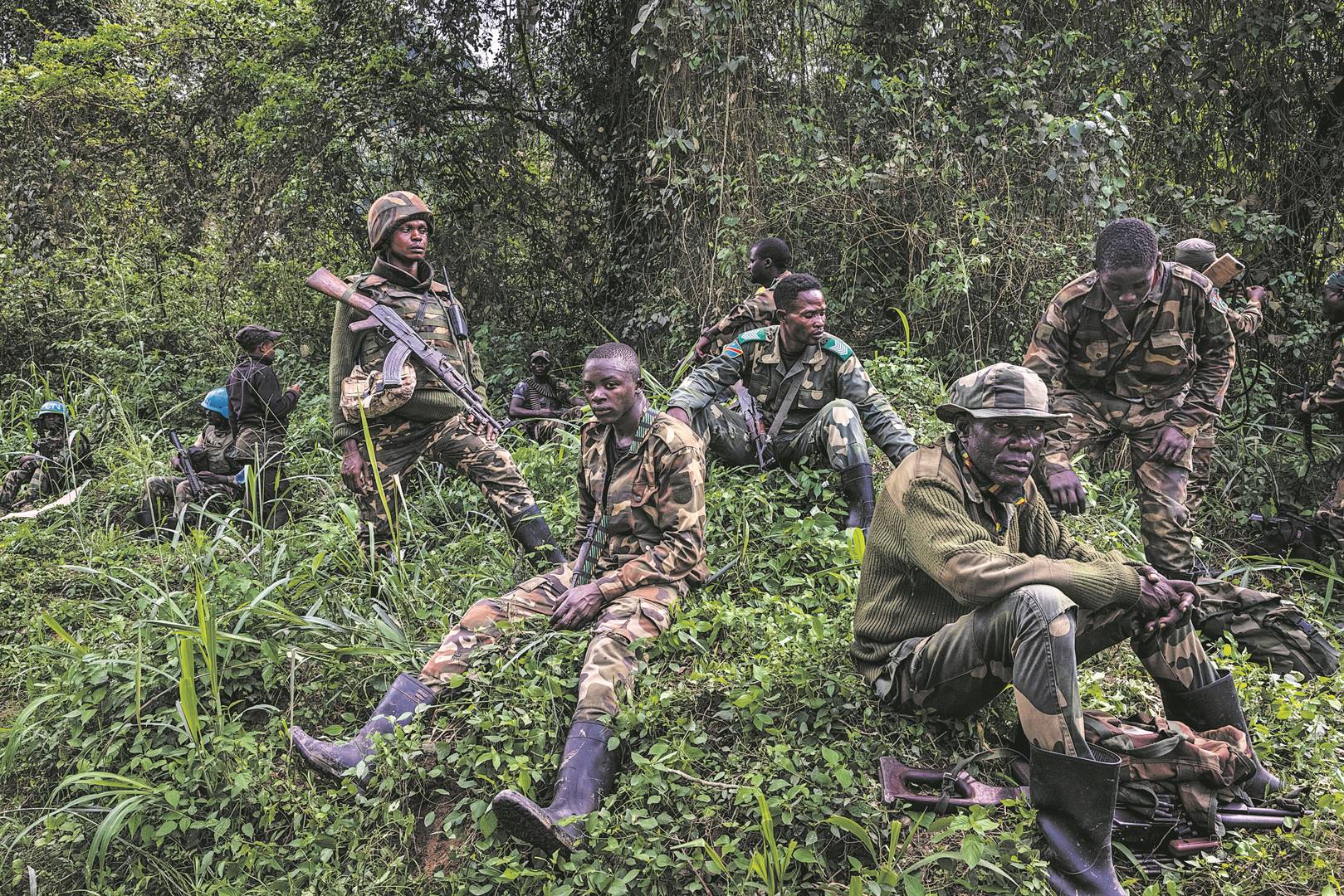 Regeringstroepe in die DRK. “Watter aansporings in die Kongo maak dat hul slimste mense eindig in ’n rebellegroep en Amerika se slimstes eindig by Harvard?” Foto: Brent Stirton