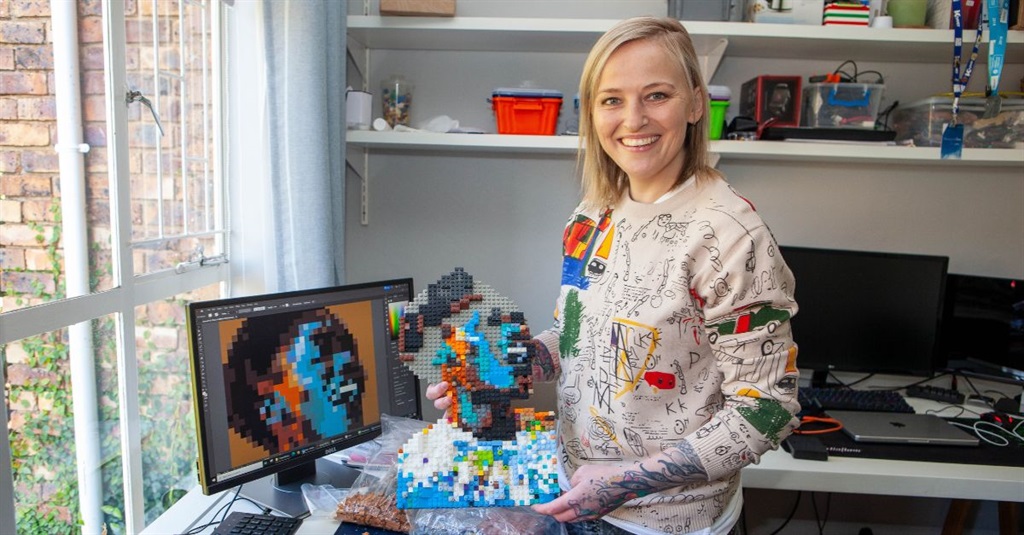 Michelle Krüger is gans te kunstig vir modelle bou – sy bou eerder kunswerke met Lego. Foto: Papi Morake.