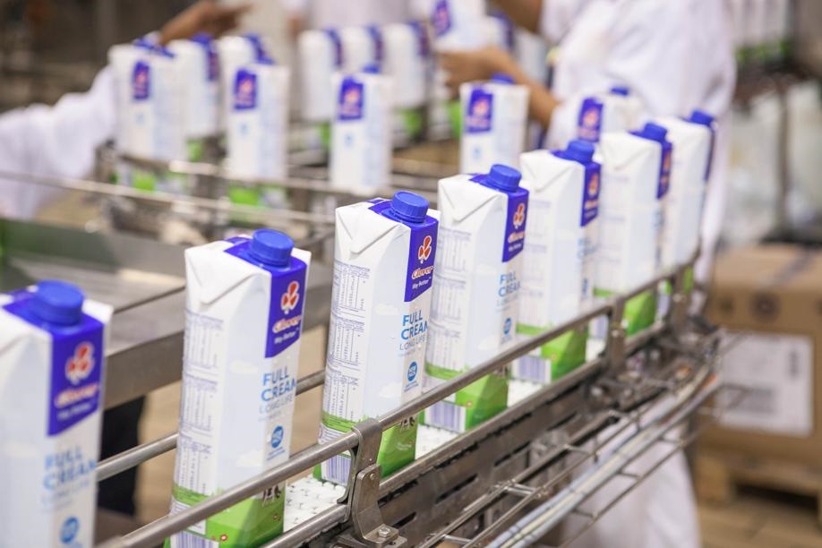 Clover se kaasfabriek in Lichtenburg verwerk 350 000 liter melk per dag.