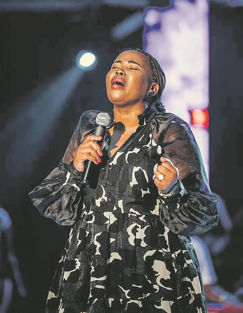 ANDIZI!: Award-winning artist, Lebo Sekgobela, said she won’t sing at the Limpopo Legends Awards anymore.                 Photo          from Facebook