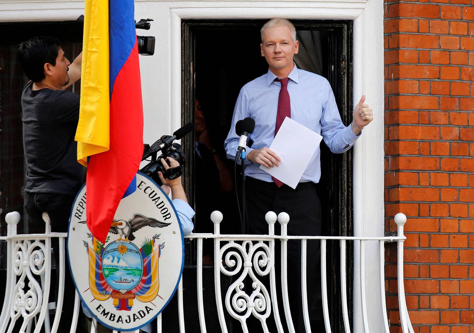 Britse minister sê Assange mag aan VSA uitgelewer word | Netwerk24