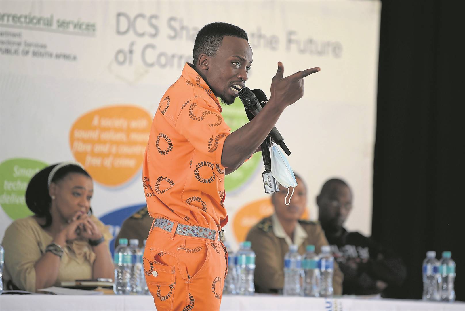 An inmate at the Joburg Correctional Centre shares his story with pupils as part of a School Safety Social Crime Prevention Programme.                     Photo by Trevor Kunene 