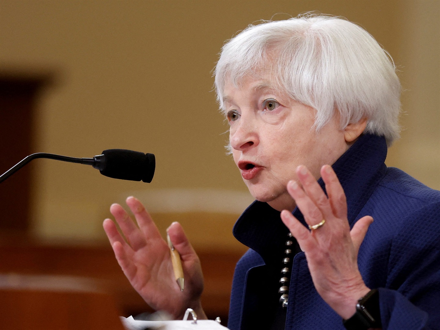 La secretaria del Tesoro de Estados Unidos, Janet Yellen, se dirige a Sudáfrica