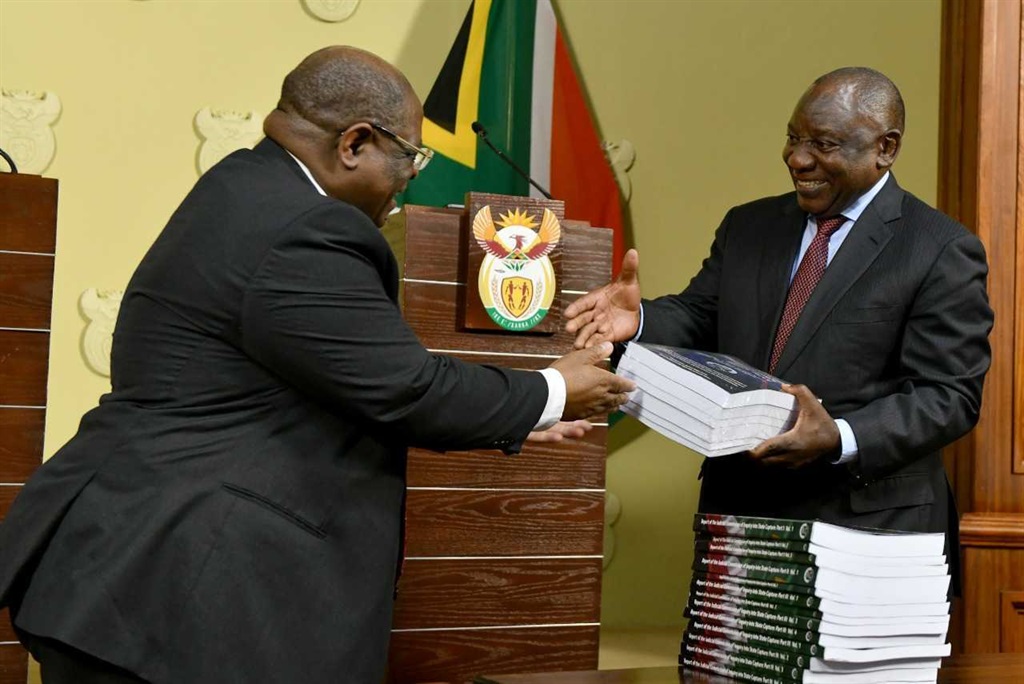 Chief Justice Raymond Zondo and President Cyril Ramaphosa at the handing over of the final State Capture report. (GCIS)