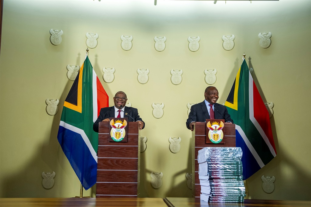 President Cyril Ramaphosa and Chief Justice Raymond Zondo at the final handover of the State Capture report. (Gallo Images)