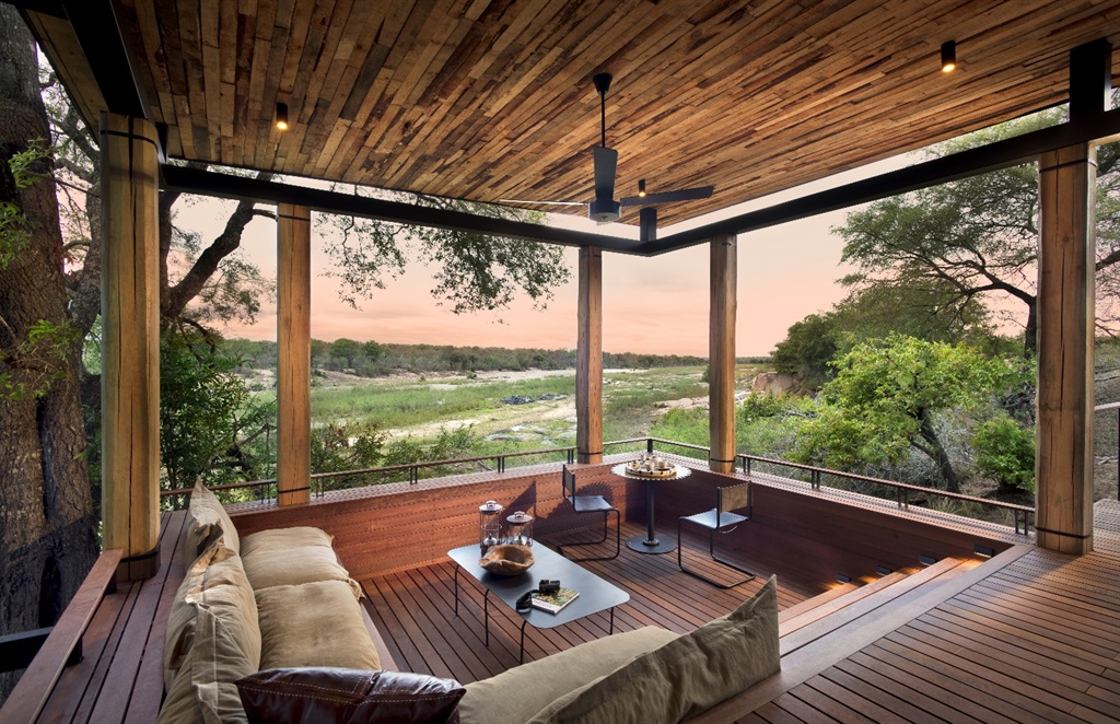 Views from the outside lounge and deck in Tengile River Lodge rooms.