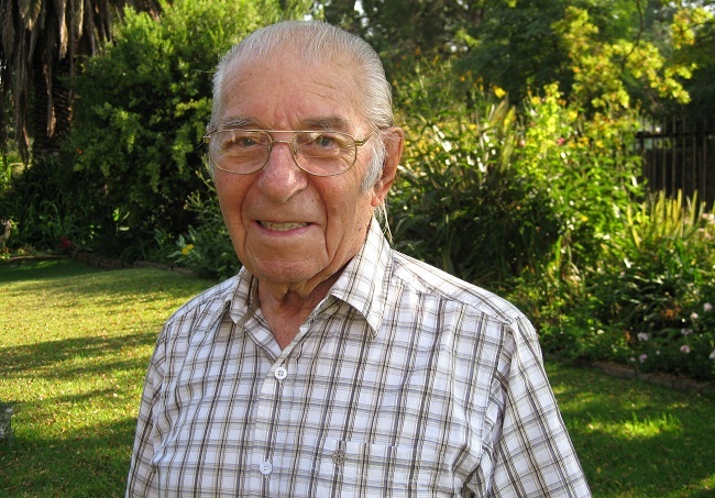 Mnr. George Nicholas, ’n staatmaker van landboujoernalistiek in Suid-Afrika, is onlangs op die ouderdom van 104 oorlede. Nicholas-familie