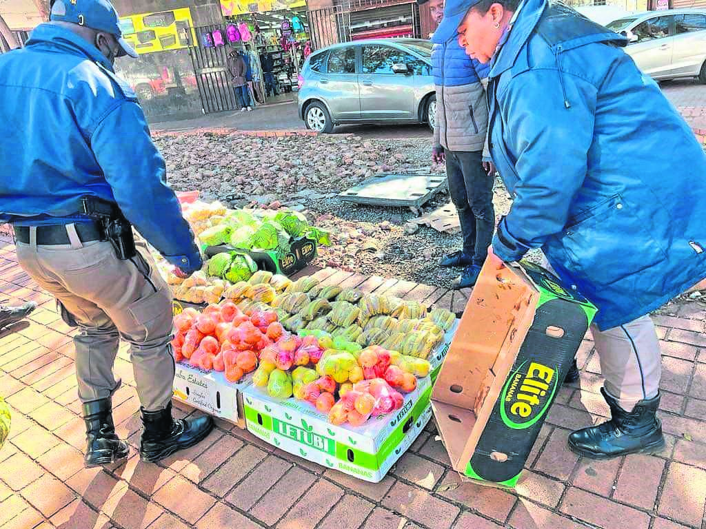 Metro Cops Lashed For ‘harassing’ Street Vendors Dailysun