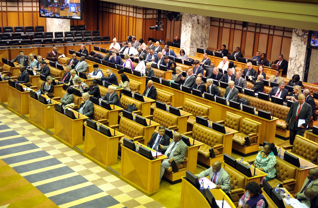 Die banke waar die EFF gewoonlik in die Nasionale Vergadering sit, was Woensdagmiddag leeg vir pres. Jacob Zuma se vraesessie. Foto: Lulama Zenzile