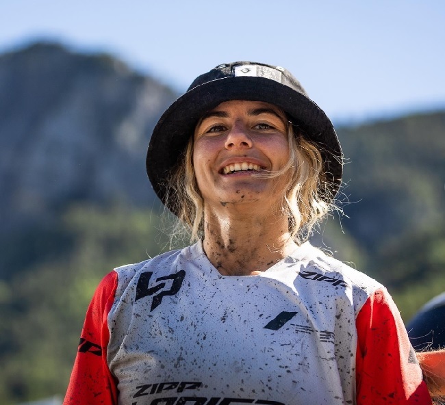 Isabeau Courdurier at the Valberg EWS-E event, before her harrowing injury. (Photo: isabeau_c)