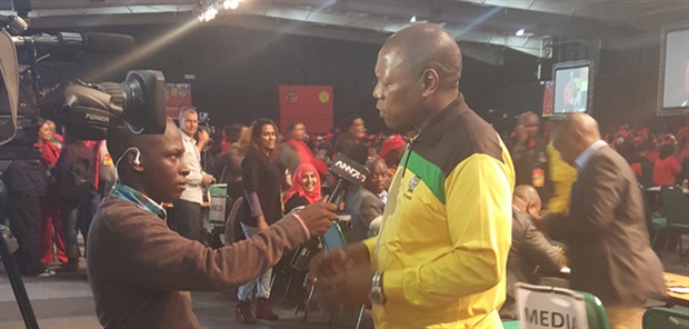 ANC treasurer general Zweli Mkhize: "We hoping that the division, the discussions will... be able to pull everyone together. We think it is possible for consensus to be reached so that Cosatu is rebuilt and made stronger."<br />