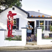 A place of rest with pops of vibrant colour in Paarl