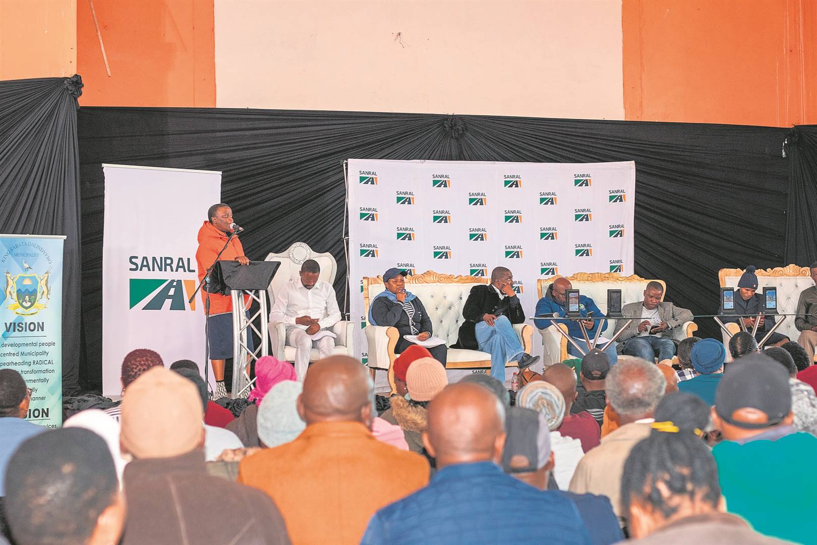 SANRAL Southern region’s stakeholder coordinator, Welekazi Ndika, addresses residents and stakeholders, during SANRAL engagement held at the Viedgesville Community Hall.