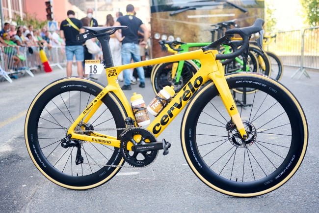 Want to feel like a Tour de France champion without the strain? You can now buy the bike Jonas Vingegaard rode to victory in Paris. (Photo: Cervelo)