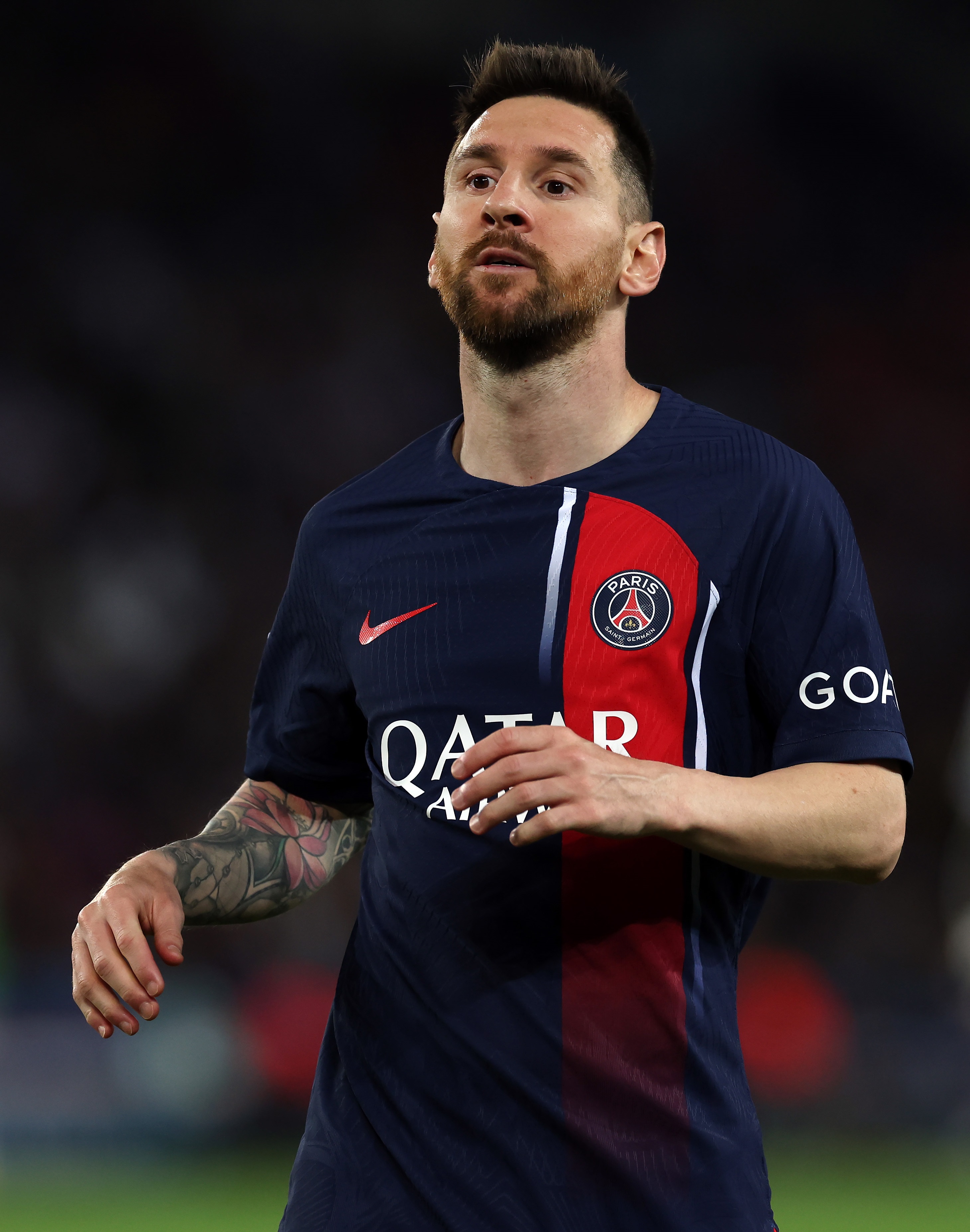 Lionel Messi poses in new PSG kit as he silences any rumours of transfer  return to Barcelona