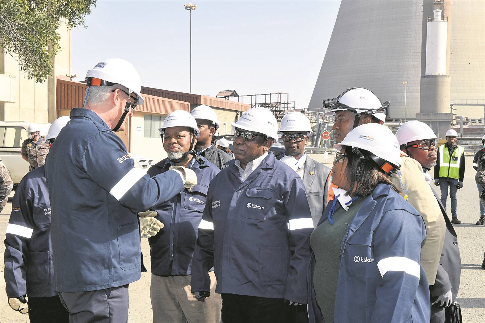 Eskom CEO André de Ruyter with President Cyril Ramaphosa and Mineral Resources and Energy Minister Gwede Mantashe visit the Tutuka Power Station to gain an understanding of the challenges affecting Eskom’s generation fleet. Photo: Kopane Tlape / GCIS