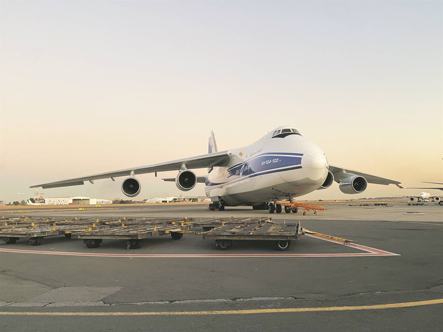 The Antonov AN124 cargo plane registered in Russia was stranded at OR Tambo International Airport this week after the fuel suppliers at the airport refused to refuel it for the flight back to Russia. Photo: André de Beer