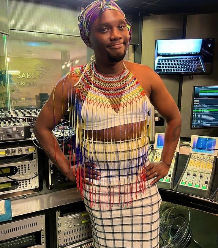 Radio presenter Moflava's dress left fans laughing. Photo Instagram.