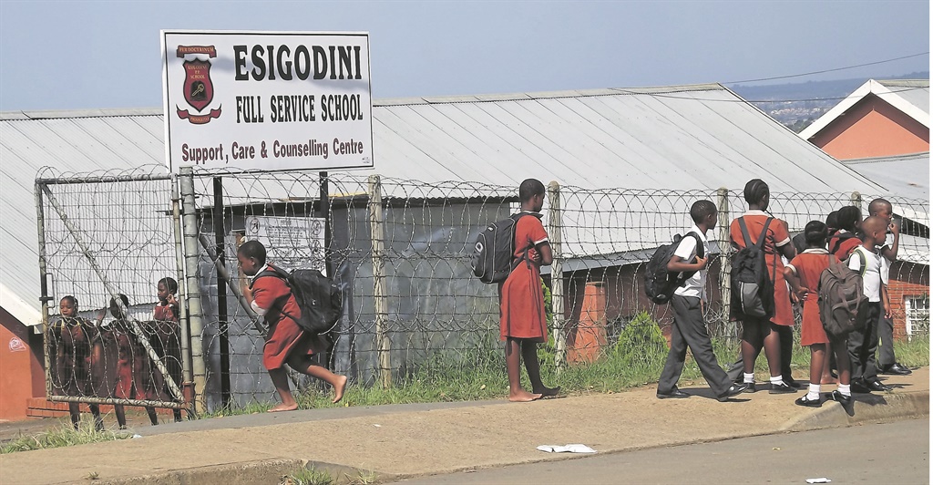 Esigodini pupils were given letters to give to their parents that stated they had to ensure their children took drinking water to school when the school’s taps ran dry. PHOTO: nqobile mtolo  
