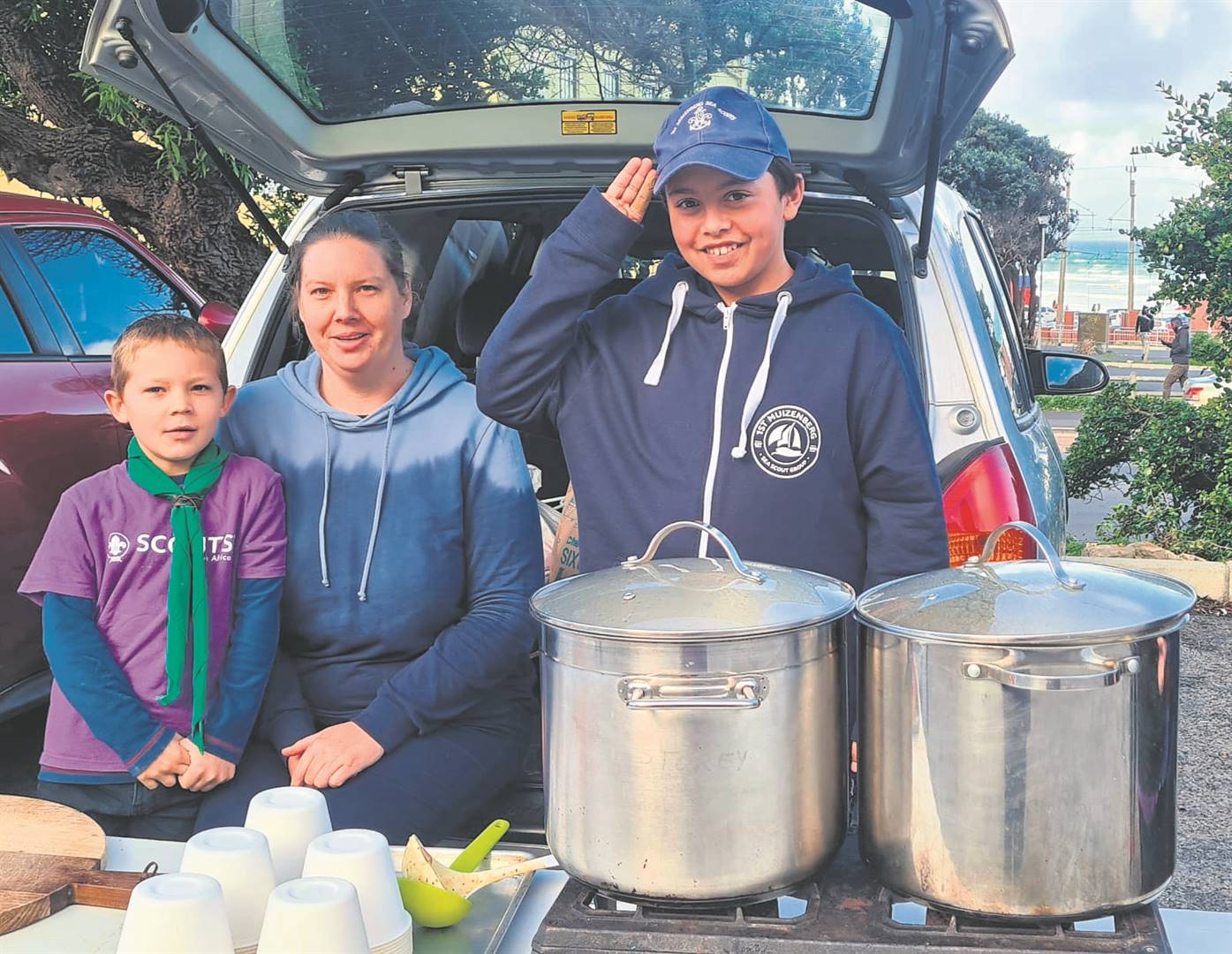 The 1st Muizenberg Sea Scout Group together with the Retreat Cub pack hosted a soup kitchen for the homeless. 