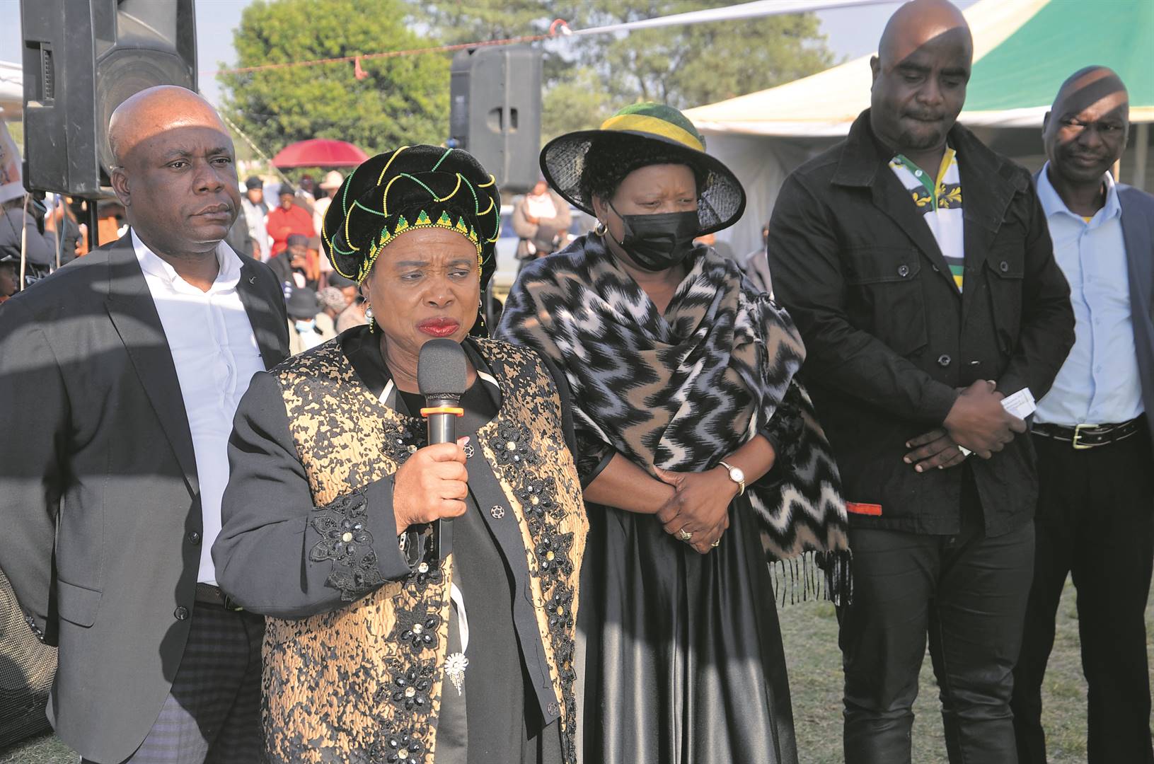 ANC NEC member Violet Siwela, speaking at the funeral service of the slain traffic cop Thabo Mashego on Sunday, called for rapists to be castrated.