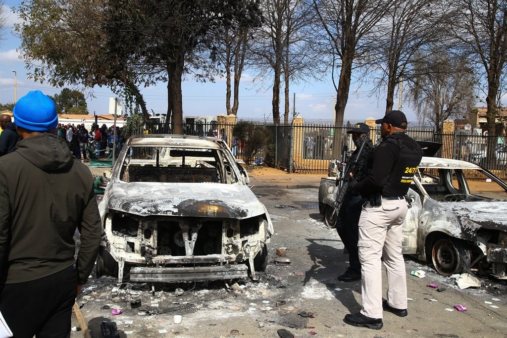 Cars burnt during the Tembisa protests