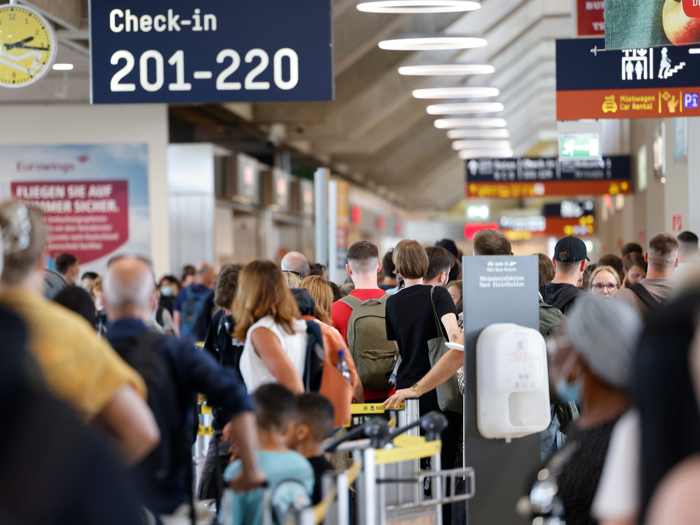 Summer travel chaos has led to long queues at airports. Thomas Banneyer/picture alliance via Getty Images
