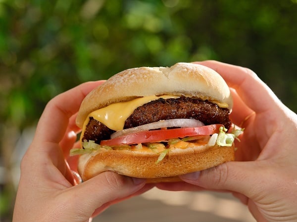 'n Hamburger met alternatiewe proteïene. Foto: Beyond Meat