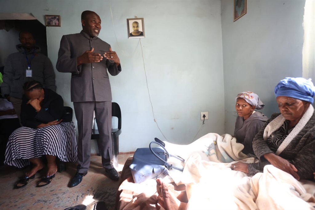 The eThekwini municipality mayor Mxolisi Kaunda speaking during his visit to bereaved families. Photo Supplied