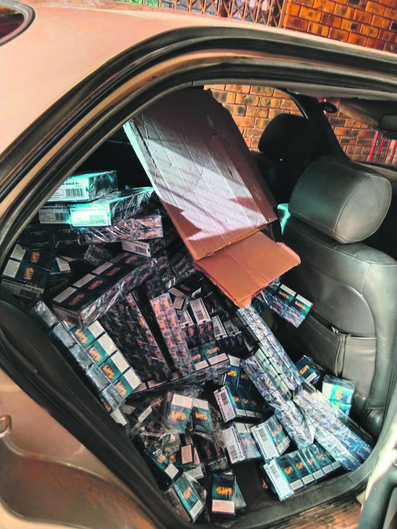 A vehicle loaded with counterfeit cigarettes was confiscated by police during an operation.