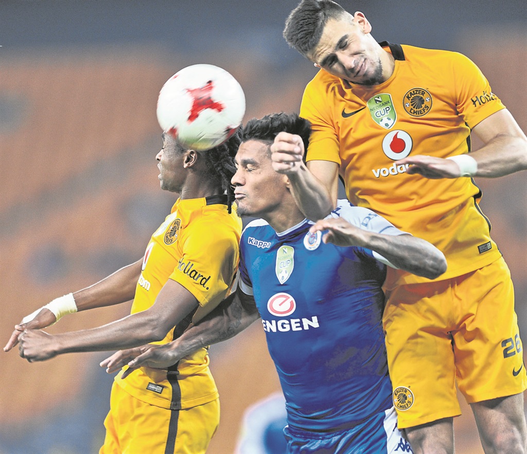 Clayton Daniels (centre) of Supersport United challenged by Siphiwe Tshabalala (left) and Lorenzo Gordinho of Kaizer Chiefs at the weekend.Photo byBackpagePix