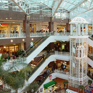 The Fashion Centre at Pentagon City, in Arlington, Virginia, United States. Source: WikiMpedia.org
